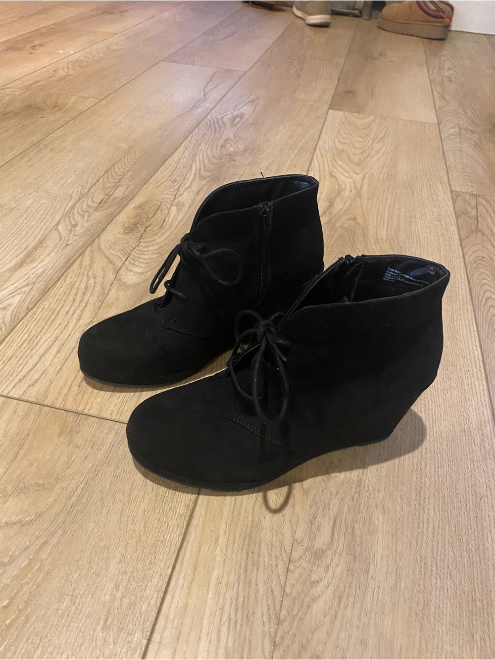 Merona Black Lace-Up Wedge Ankle Boots sz 7